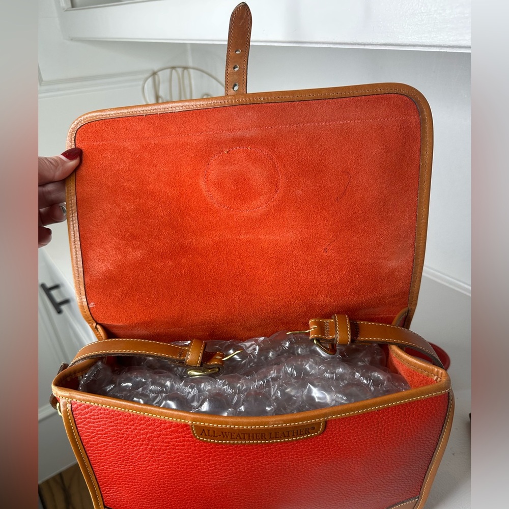 **SOLD**Vintage Dooney & Bourke Red & Tan Leather Crossbody + Matching Wall - Picture 10 of 13